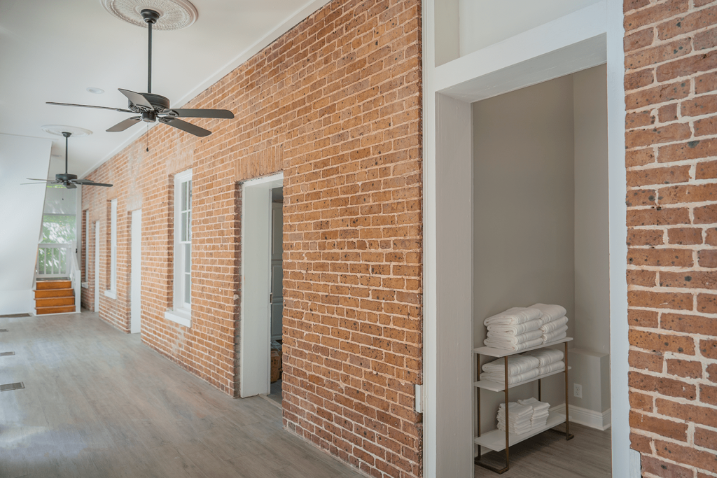 balcony view, Hallett-Irby House, downtown Mobile, AL